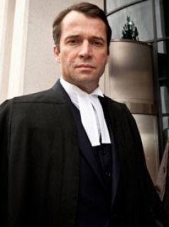 voir Injustice (2011) saison 1 épisode 1